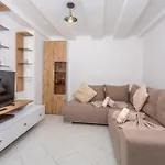 펜션 Pet Friendly In With Wifi 리예카