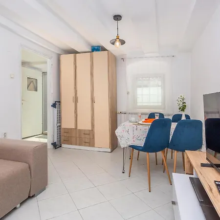 Beautiful In With Kitchen
