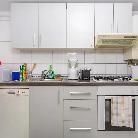Beautiful In With Kitchen Feriehus