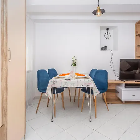 Beautiful In With Kitchen